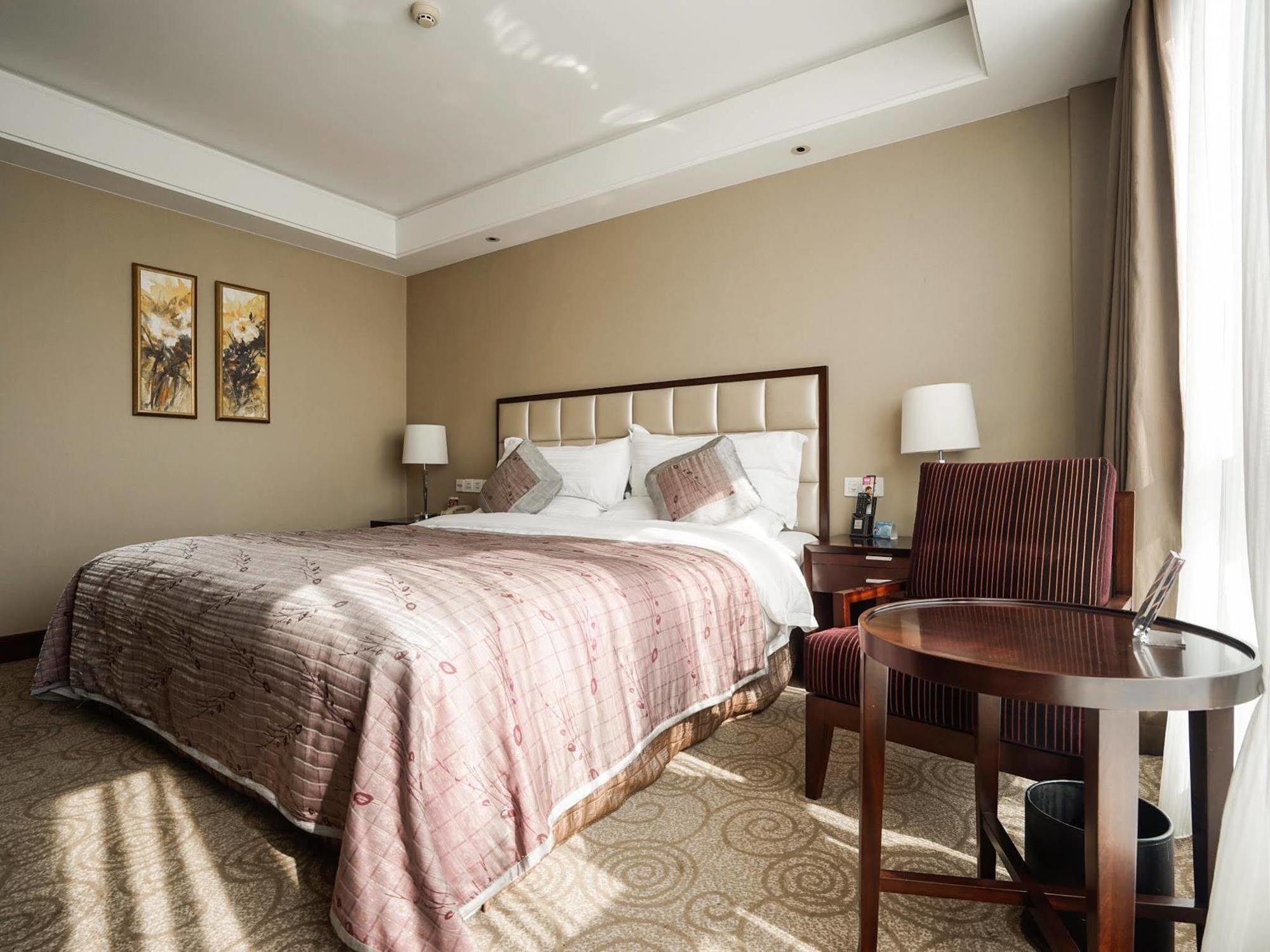 Doubletree By Hilton Shanghai Jing'An Dış mekan fotoğraf